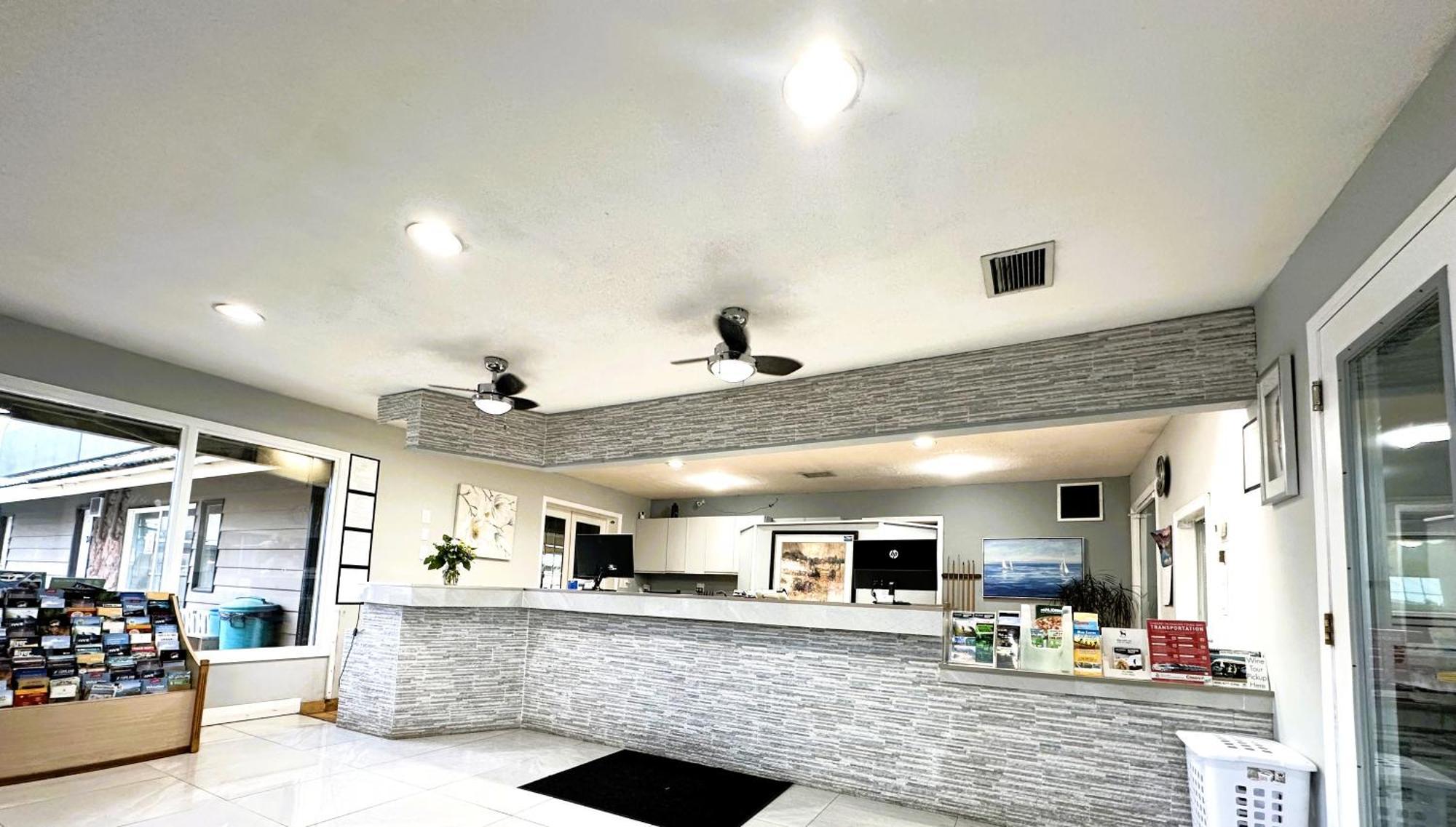 קלונה Okanagan Seasons Resort מראה חיצוני תמונה